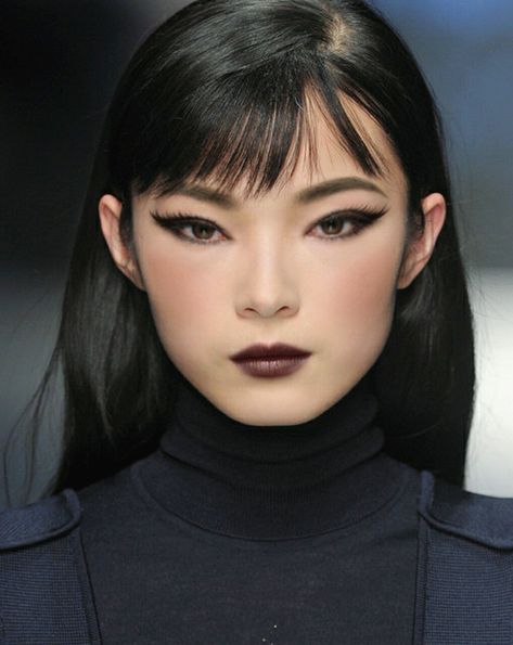 Makeup Runway, Winged Eyeliner Makeup, Asian Ladies, Eyeliner Styles, Purple Lipstick, Runway Makeup, Luscious Hair, Home Remedies For Hair, Gothic Makeup