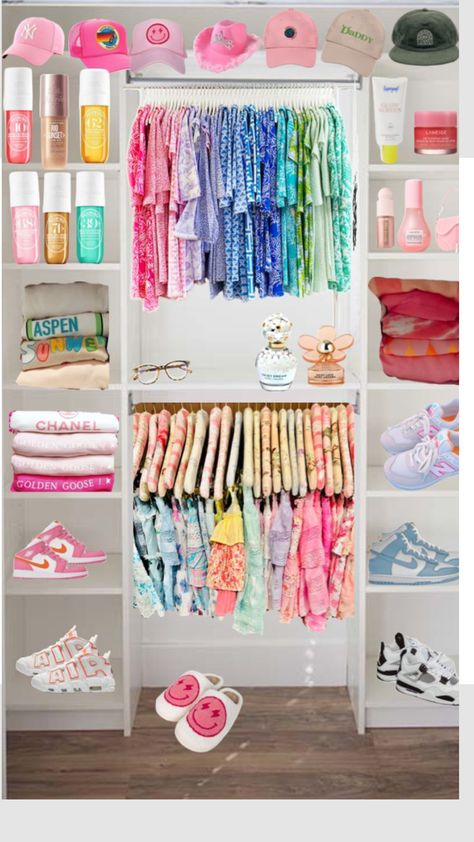 Preppy Closet Organization, Organized Drawers Clothes, Dream Closet Room, Preppy Closet, Clothes Preppy, Vintage Plants, Room Improvement, Preppy Bedroom, Home Organization Ideas