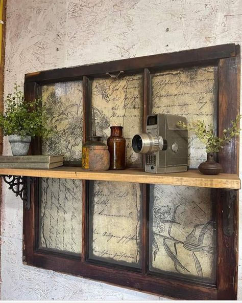 Old Window Repurposed Diy, Window Frame Picture Ideas, What To Do With Old Windows, Old Window Crafts, Old Window Decor, Kitchen Furniture Diy, Window Frame Decor, Old Window Projects, Old Window Frames