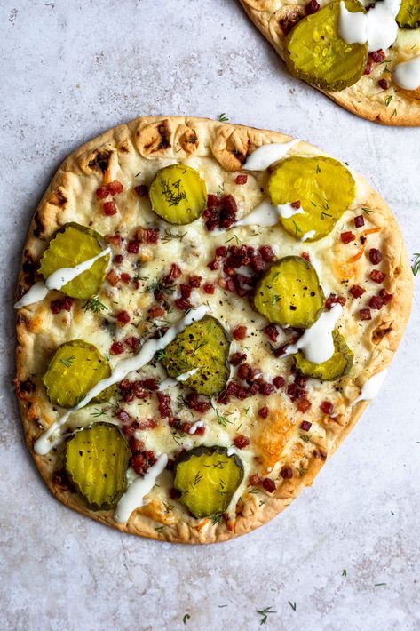 Dill Pickle Flatbread, Pickle Pizza Recipe, Pickle Pizza, Naan Bread Pizza, Crispy Pancetta, Naan Flatbread, Naan Pizza, Cooking Pizza, Flatbread Recipes