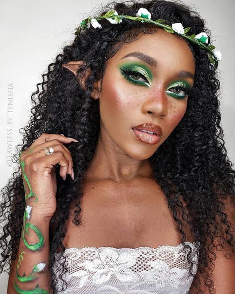 Fairy Halloween Makeup, Fairy Photoshoot, Elf Cosplay, Fairy Cosplay, Fairy Festival, Black Fairy, Halloween Makeup Inspiration, Elf Costume, Idee Cosplay