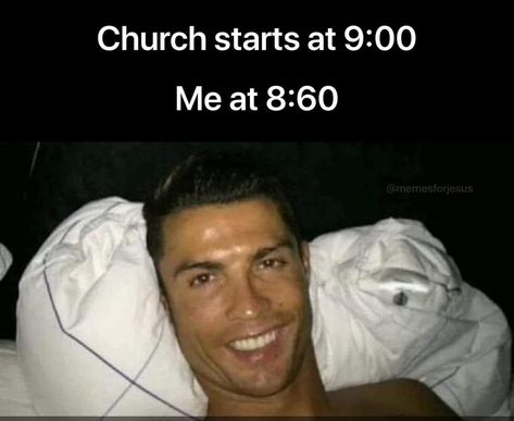 Cristiano Ronaldo Funny, Ronaldo Funny, Funny Soccer Pictures, Funny Football Pictures, Soccer Jokes, Soccer Memes, School Starts, Soccer Funny, Group Projects