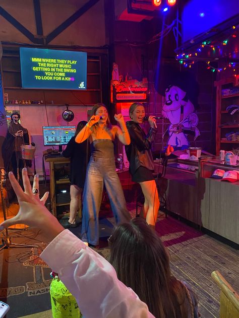 Two pub crawl guests singing karaoke! Karaoke Bar Aesthetic Friends, Night Outs Aesthetic, Prank Call Aesthetic, Karaoke Friends Aesthetic, Music Friends Aesthetic, College Darty Fits, Group Hangout Aesthetic, House Show Aesthetic, In And Out Aesthetic