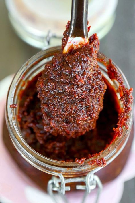 Learn how to make your own gochujang at home in less than 10 minutes. No fermentation needed! korean #chilipaste #gochugaru #homemade #sauce #spicy | pickledplum.com Homemade Gochujang Recipe, Homemade Gochujang, Chili Paste Recipe, Tikka Masala Paste, Gochujang Recipe, Korean Chili, Korean Chili Paste, Red Pepper Paste, Paste Recipe