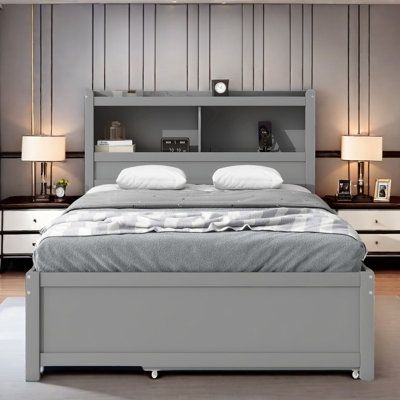 This wooden platform bed comes with a storage headboard and is cleverly designed to combine practicality with beauty. The headboard has two built-in compartments for easy storage of small items such as books, alarm clocks, and mobile phones, making the headboard area more tidy and orderly. In addition, the shelf on the headboard is also equipped with USB and sockets, providing the convenience of charging and electricity, especially suitable for the home with many modern electronic devices. To ma Bed Back Design, 3 Drawer Storage, Storage Headboard, Wooden Platform Bed, Bed Back, Alarm Clocks, Headboard Storage, Trundle Bed, Electronic Devices