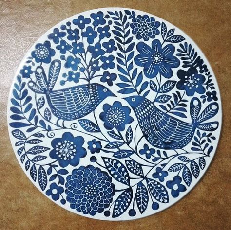 Blue Pottery Designs, Summer Birds, Texture Ceramic, Hungarian Folk Art, Blue And Purple Flowers, Pottery Painting Designs, Keramik Design, Madhubani Art, Scandinavian Folk Art