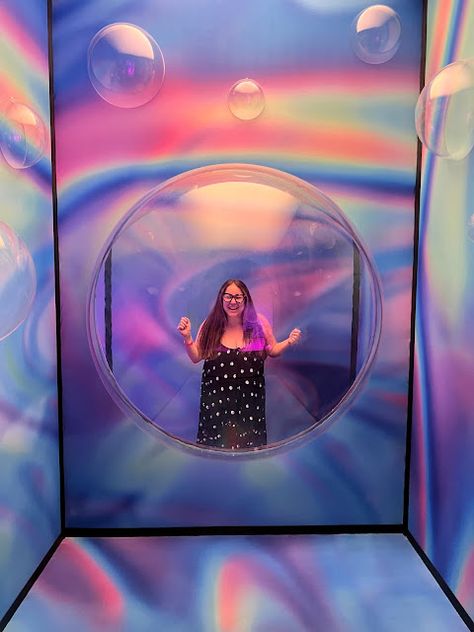 The Beauty of Life: What to Do in LA: Visit Bubble Planet Experience Bubble Installation, What To Do In La, Pears Soap, Floating Bubbles, Infinity Room, Bubble World, Office Graphics, Experiential Design, Photo Walls