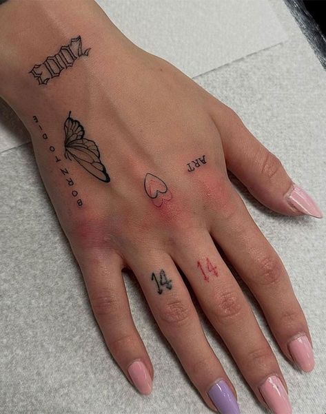 4cm Tattoo Ideas, Micro Hand Tattoos For Women, Simple Shaded Tattoos, Small Y2k Tattoos, Tattoos Teacher, Side Of Hand Tattoos For Women, Finger Tattoos For Women Meaningful, Simple Finger Tattoos, Butterfly Tattoo Finger