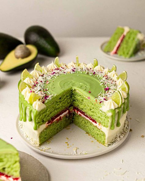 Avocado Cake Recipe, Lime Buttercream, Avocado Cake, Nursing Cake, Vegan Birthday Cake, Lime Cake, Vegan Cake Recipes, Raw Desserts, Decadent Cakes