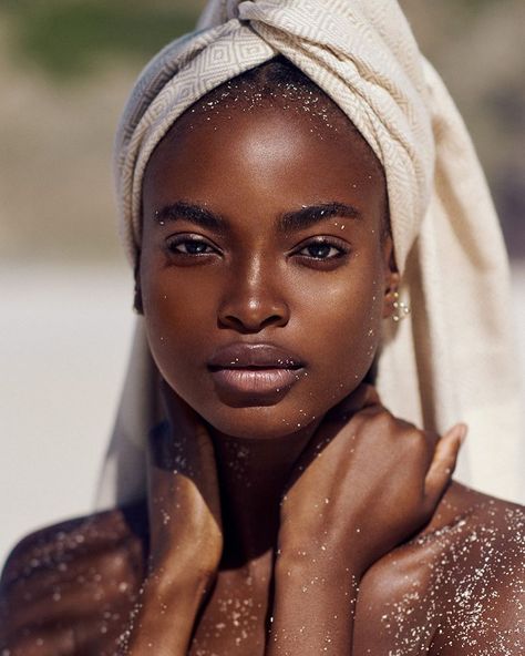 Marie Bärsch on Instagram: “Sand all over... literally 😂😝 #model @ninioma #retouch #postproduction @dgtlcraft_postproduction #towel #turban @summah.co #portrait…” A Woman, On Instagram, White, Instagram