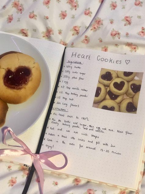 Heart Cookies Recipe Journal, Baking Recipe Book, Summer Baking Recipes, Heart Cookies Recipe, Homemade Recipe Books, Blueberry Pancakes Recipe, Recipe Book Diy, Homemade Cookbook, Recipe Drawing