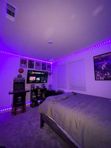 Cool room for guys Ua Dorm Room Bnha Ideas, Ua Dorm Room, Hypebeast Dorm Room, Mha Dorm Room, Chill Room Ideas Bedrooms, Dorm Room Blue, Mha Dorm, Hype Room, Hypebeast Room Ideas