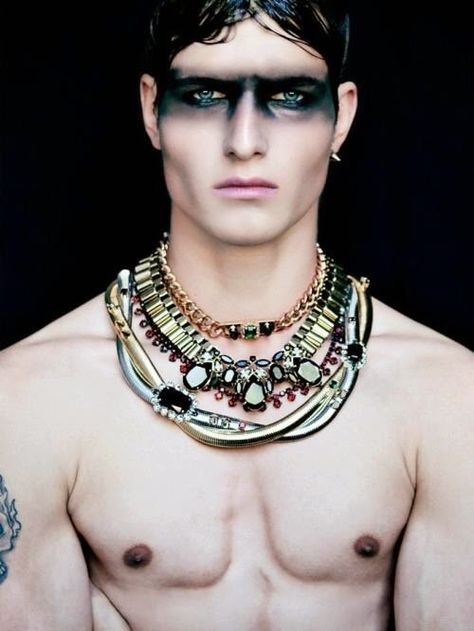 Black eye band Glam Rock Makeup Men, Fluidity Fashion, Punk Makeup Men, John Todd, Viking Makeup, Celestial Fairy, Futuristic Makeup, Egyptian Makeup, Make Up Gold