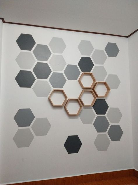 Beautiful wall decor ideas Honeycomb Accent Wall Diy, Wall Hexagon Decor, Hexagon Accent Wall Paint, Hexagon Feature Wall, Honeycomb Painting Wall, Octagon Accent Wall, Honeycomb Wall Paint, Honeycomb Wall Design, Hexagon Bedroom Design