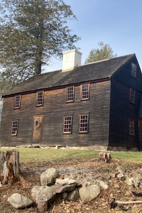 New England Colonial House, American Colonial House, William Haskell, Colonial Aesthetic, Old Colonial Homes, Farmhouse Colonial, England Houses, New England Colonial, Colonial House Exteriors