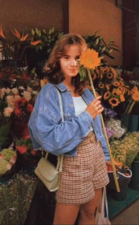 Emma Watson, Hermione, A Woman, Yellow, Flowers