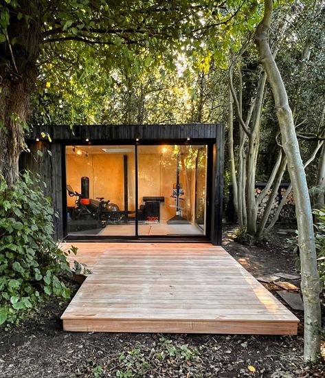 Ranges - OKOPOD Outdoor Office And Gym, Modern Garden Office, Gym Garden Room, Black Garden Room, Garden Gym Room, Small Garden Gym, Garden Cabin Ideas, Garden Gym Ideas, Garden Room Gym