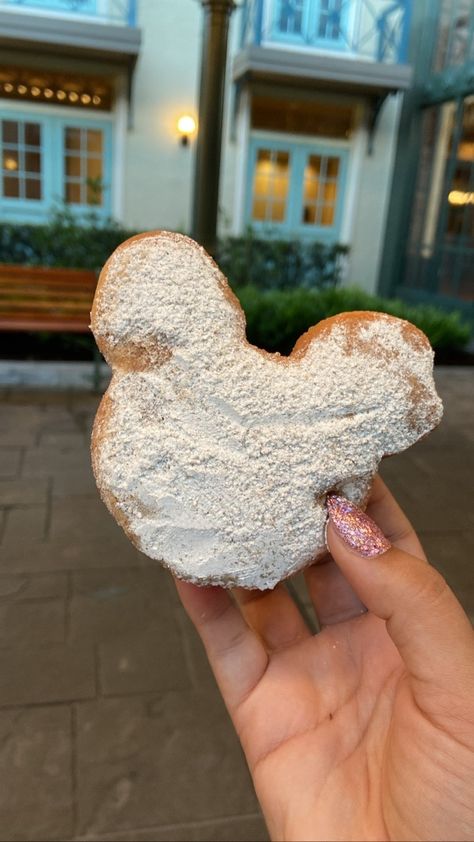 Mickey Mouse Beignets Port Orleans Resort Orlando Florida Mickey Beignets, Mint Julep Bar, Beignet Recipe, Shelter In Place, Disney Desserts, Florida Food, Disney Treats, Disney World Food, Disneyland Tips