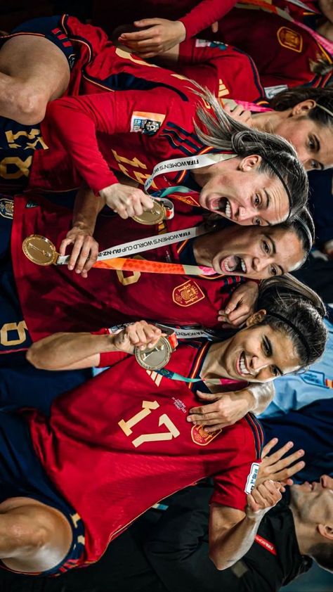 Spain women's national football team Spain Women, Women Soccer, Women’s Soccer, National Football Teams, Olympic Team, Football Poster, European Football, Womens Football, Womens Soccer