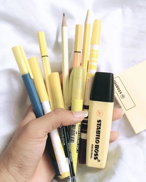 Yellow Stationery Aesthetic, Yellow School Supplies, Yellow School Aesthetic, Yellow Stationery, Studying Stationary, School Pencil Case, Bullet Journal Notes, Stationary Supplies, Cool School Supplies