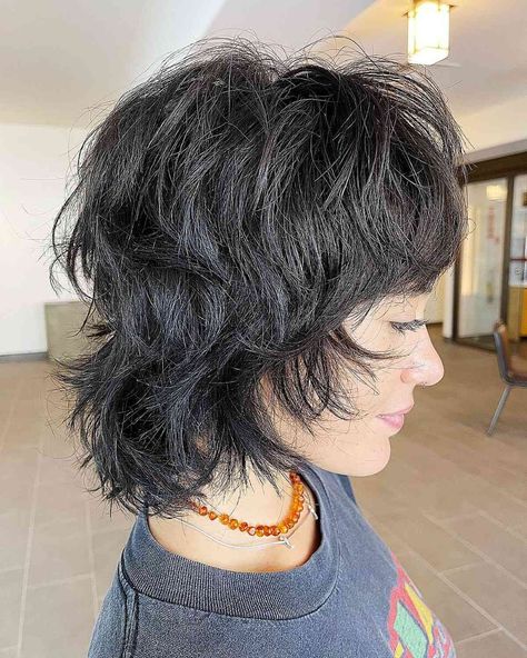 68 Hottest Shag Haircut Ideas Women are Getting Right Now Modern Shag Haircut, Short Shaggy Haircuts, Short Shag Haircuts, Textured Haircut, Shaggy Short Hair, Short Shag Hairstyles, Shag Haircuts, Short Hair Trends, Edgy Hair