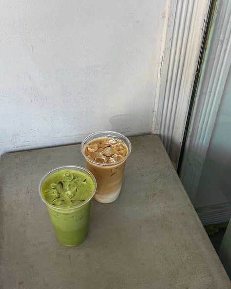 Matcha Cafe, Coffee Matcha, Matcha Drink, Iced Matcha Latte, Day Aesthetic, Coffee Obsession, Inspired Aesthetic, Iced Matcha, Eat In A Day