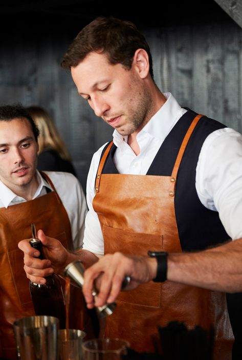 One of our favorite corporate branding projects mixologist aprons for  Gaggenau Restaurant 1683  https://loom.ly/2zI49Ws  #bartender #leather #apron #mixologist #gear #sexy #workwear #genuineleather #handmade #stashco #womenbuilders #attentiontodetail #webuildwhatwesell 📷courtesy of @gaggenauofficial Bartender Apron, Michelin Chef, Leather Apron, Corporate Branding, Dining Experiences, Loom, Luxury Homes, Apron, Kitchens