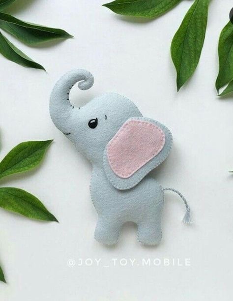 Felt Elephant Pattern, Diy Plush Toys, Felt Toys Patterns, Felt Animal Patterns, Canvas Bag Design, Felt Crafts Diy, Felt Mobile, Diy Nursery, Baby Themes