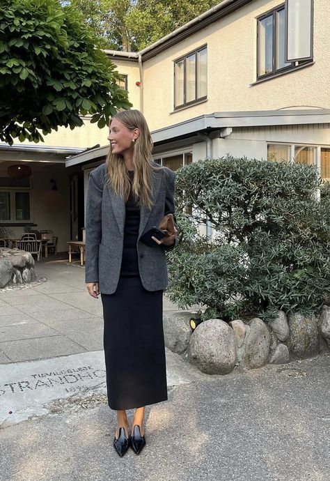 Cecilie Moosgaard, Black Skirt Outfits, Fest Outfits, Pencil Skirt Outfits, Corporate Outfits, Event Outfit, Grey Blazer, Business Outfit, Looks Chic