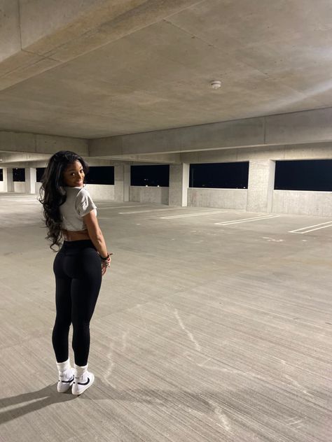 Garage Photoshoot Black Women, Garage Pictures Instagram Baddie, Garage Poses Instagram, Garage Pics Aesthetic, Parking Garage Birthday Photoshoot, Car Garage Pictures, Car Garage Photoshoot, Garage Outfits, Parking Garage Photoshoot Night