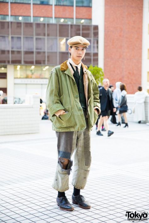 vintage street style ... Tatsuya, 19 years old, student | 8 December 2017 | #Fashion #Harajuku (原宿) #Shibuya (渋谷) #Shinjuku (新宿) #Tokyo (東京) #Japan (日本) Japanese Vintage Fashion, Japanese Street Fashion Men, Vintage Tokyo, Bunka Fashion College, Vivienne Westwood Shoes, Vintage Street Style, 일본 패션, Harajuku Fashion Street, Japan Outfit