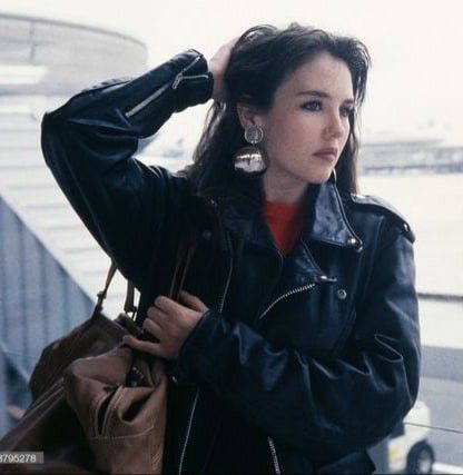 Linda Hamilton Terminator, Isabelle Adjani, 80s Vibes, The Cinema, Girl Crush, New Girl, Style Icons, Fangirl, Celebrity Style