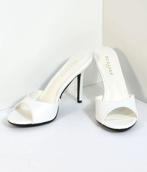 Cute and classic darling! A vintage style of white slip on pumps with a peep toe touch is crafted from a flattering white leatherette and a comfortable heel for any of your day to night looks. A cushioned insole prepares you for the perfect comfort you can rely on, and a simple silhouette will be your go-to piece! Plea Black Pin Up, Slip On Heels, Prom Heels, Black Pins, Slip On Pumps, Peep Toe Shoes, White Slip, White Pumps, Retro Shoes