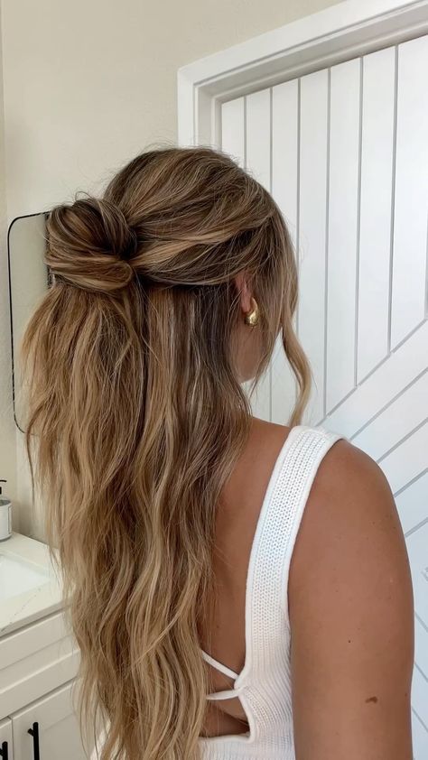 breanna cohoon | textured waves for a half up summer hairstyle . . . . #hairstyle #hairtutorial #style #fashion #summerhair #summerhair #beachwaveshair… | Instagram Beachy Waves Half Up Half Down, Beach Wave Formal Hair, Summer Half Up Half Down Hairstyles, Crimped Hair Half Up Half Down, Half Up Half Down Beach Waves, Beachy Half Up Half Down Hair, Half Up Half Down Hair Aesthetic, Beach Waves Half Up Half Down, Half Up Half Down Messy Bun