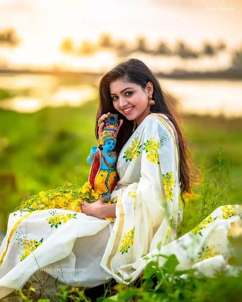 Vishu Photoshoot Ideas, Vishu Photoshoot, Dance Aesthetics, Kerala Trip, Kerala Photography, Anupama Parameswaran, Indian Photoshoot, Jai Shree Krishna, Cute Couple Poses