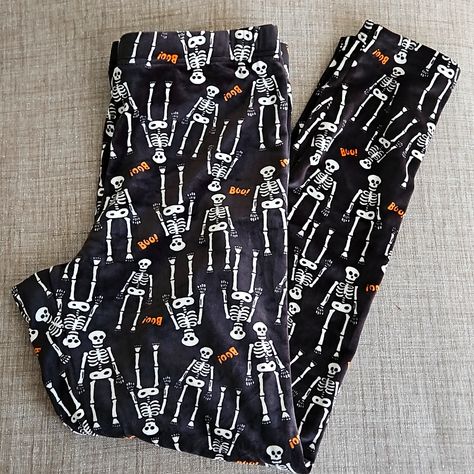 New With Tags Halloween Skeleton Pajama Pants Very Soft. Halloween Pajama Pants, Halloween Sleepover, Soft Pajama Pants, Velour Leggings, Halloween Pajamas, Ankle Length Leggings, Christmas Leggings, Soft Pajamas, Halloween Skeleton