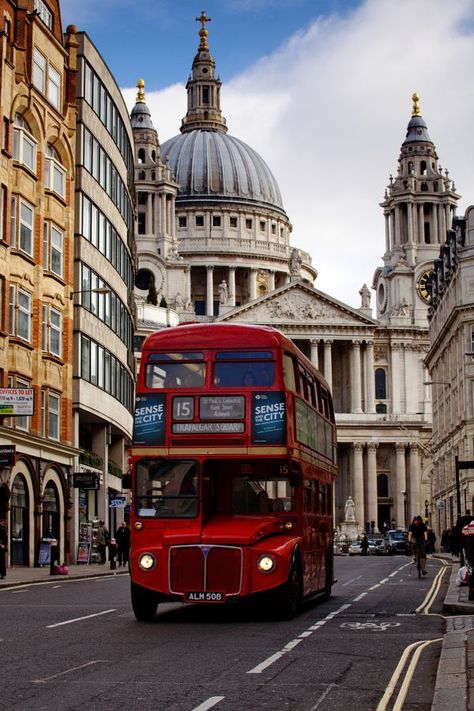 #UNITEDKINGDOM is one of the best countries to walk the streets, ride the double decker buses, and admire the beautiful London architecture! 100% recommended! St. Paul’s Cathedral, I Love London, Decker Bus, London Vintage, St Pauls Cathedral, Love London, Double Decker Bus, London Bus, Voyage Europe