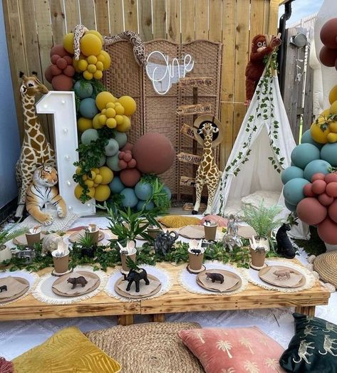 @partyboutiquecardiff_ on Instagram: "It’s A Wild One..🦒🐆🦧Jungle Picnic & Baby Bouncy Castle 🏰 light up numbers & balloons @_preciousmomentsx 🎈 #partyboutique #cardiff #garden #party #balloons #eventplanner #explorepage #partyideas #jungle #picnic #wildone #bouncycastle #cardiffevents" Garden Party Balloons, Safari Picnic, Kids Pool Party Birthday, Numbers Balloons, Light Up Numbers, Baby First Birthday Themes, 2nd Birthday Party For Girl, Pool Party Kids, Wild Birthday Party