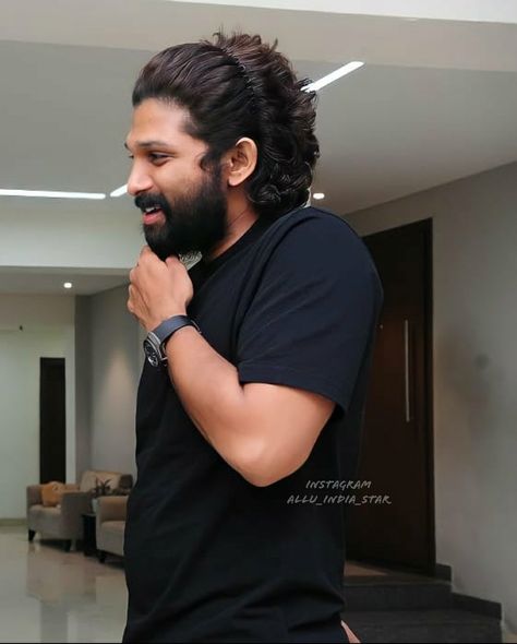 Stylish star in black dress with beared wearing wrist watch. Clicked at home of Allu Arjun. Allu Arjun Wallpapers, Allu Arjun Hairstyle, Best Couple Pics For Dp, Couple Pics For Dp, Indian Men, Wavy Hair Men, Indian Men Fashion, Mahesh Babu, Allu Arjun