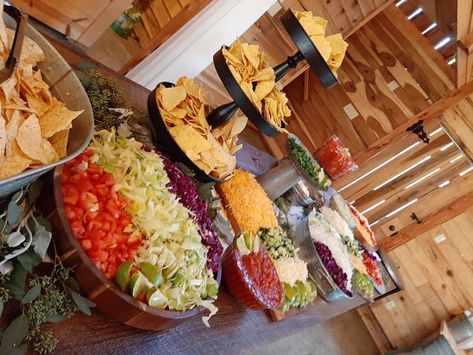 Taco Bar Wedding Reception Buffet Food Stations, Nacho Bar Table Set Up, Taco Bar Ideas Buffet Wedding Reception, Diy Taco Bar Wedding, Taco Bar Set Up Ideas Wedding, Chips And Dip Bar Wedding, Nacho Bar Wedding Receptions, Elegant Taco Bar Setup Ideas, Elegant Taco Bar Wedding Reception