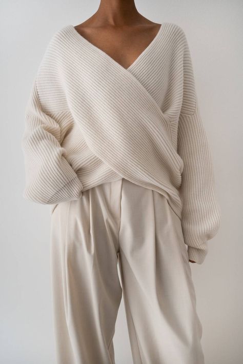 Cross Sweater, Garment Manufacturing, Heart Clothes, Cashmere Wrap, Jairzinho, Wrap Cardigan, Spring Trends, Wrap Sweater, Knit Outfit