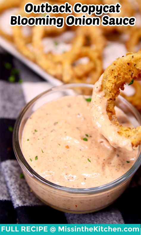 Blooming Onion Sauce Recipe, Onion Rings Dipping Sauce, Onion Ring Sauce, Onion Sauce Recipe, Blooming Onion Sauce, Onion Appetizers, Blooming Onion Recipes, Fried Chicken Strips, Bloomin Onion