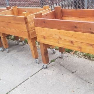 Portable Raised Garden Beds Diy, Raised Garden Beds On Deck, Portable Garden Ideas, Movable Garden Beds, Portable Raised Garden Beds, Portable Garden Beds, Easy Raised Garden Bed, Raised Garden Beds Diy Vegetables, Easy Deck