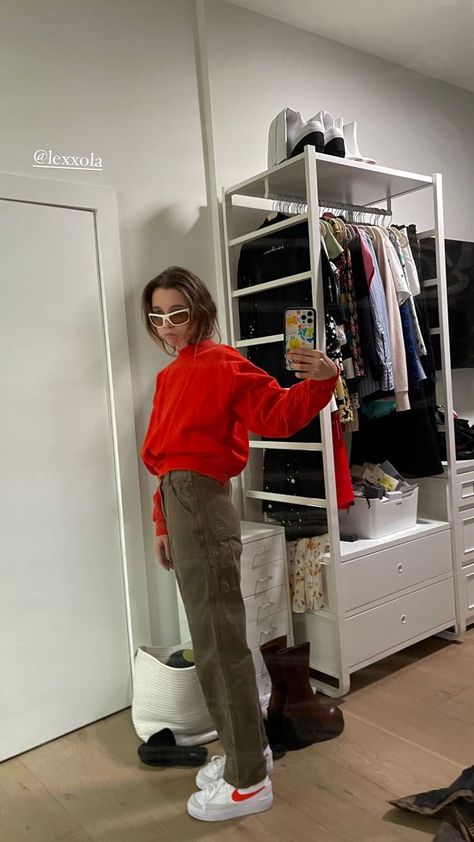 Emma Chamberlain Outfit, Emma Chamberlain Outfits, Emma Chamberlain, Just Style, March 2024, Famous Fashion, Fall Fits, Cool Fits, Winter Fits