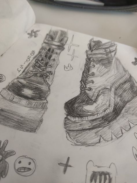 Shoe Drawings Reference, Aesthetic Shoe Drawings, Big Shoes Or Big Gloves Drawing, Shoes For Women Drawing, Bottom Of Shoe Drawing, Goth Shoes Drawing, How To Draw Chunky Shoes, How To Draw Feet With Shoes Front View, Alt Shoes Drawing