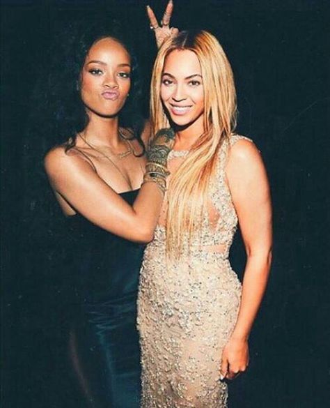 Rihanna and Beyonce celebrities pretty beyonce rihanna celebs celebrity pictures Fenty Rihanna, Looks Rihanna, Mode Rihanna, Makeup Sephora, Rihanna Riri, Beyoncé Giselle Knowles-carter, Beyoncé Giselle Knowles, Rihanna Style, Beyonce And Jay Z