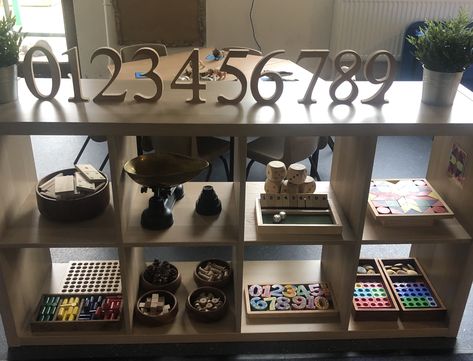 Maths area with real and natural objects. Maths Areas Eyfs, Curiosity Approach Maths Area, Reggio Maths Area, Early Years Maths Area, Eyfs Maths Area, Maths Area Eyfs, Curiosity Approach Eyfs, Classroom Areas, Preschool Set Up