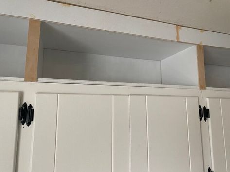 Idea For Small Kitchen, Above Cabinet Storage, Storage Above Kitchen Cabinets, Upper Cabinet Storage, Diy Kitchen Cabinet, Kitchen Cabinet Makeover, Diy Kitchen Cabinets Makeover, Top Kitchen Cabinets, Top Of Cabinets