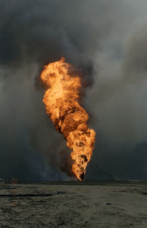 This photo is taken by my nikon camera for BG 160 during oil well fire fighting operations in Burgan Oil Field south of Kuwait. Kuwait National Day, Cherub Art, Military Aesthetic, Oil Field, Nikon D7200, Camera Store, Vr Lens, Oil Well, Army Pics