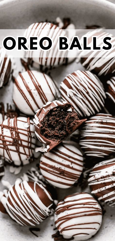 Oreo Balls Food To Make For New Years Eve, New Year’s Party Food Cheap, 3 Ingredient Oreo Balls, New Years Party Snacks Easy, Ball Themed Party Food, New Year’s Eve Dessert Party, New Years Desserts Party, Nye Party Desserts, New Year’s Eve Desserts For Kids